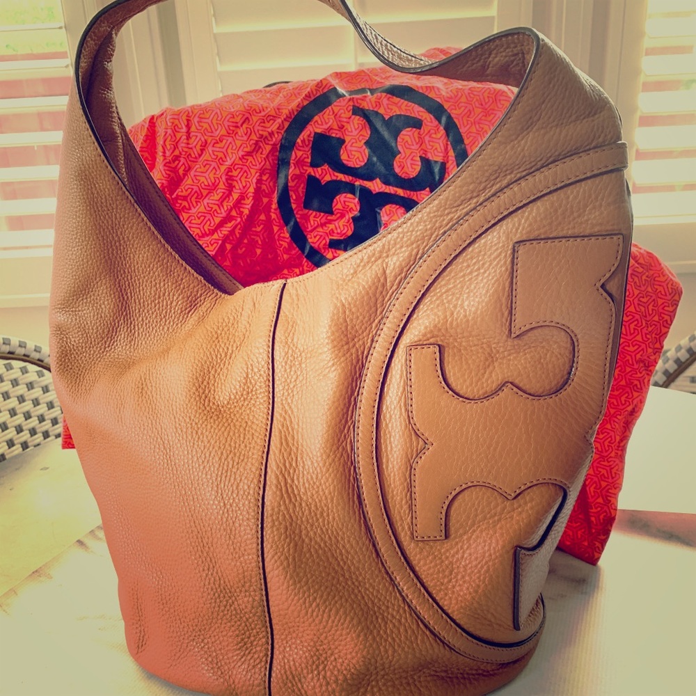 Tory Burch All T Hobo Leather Bucket Bag